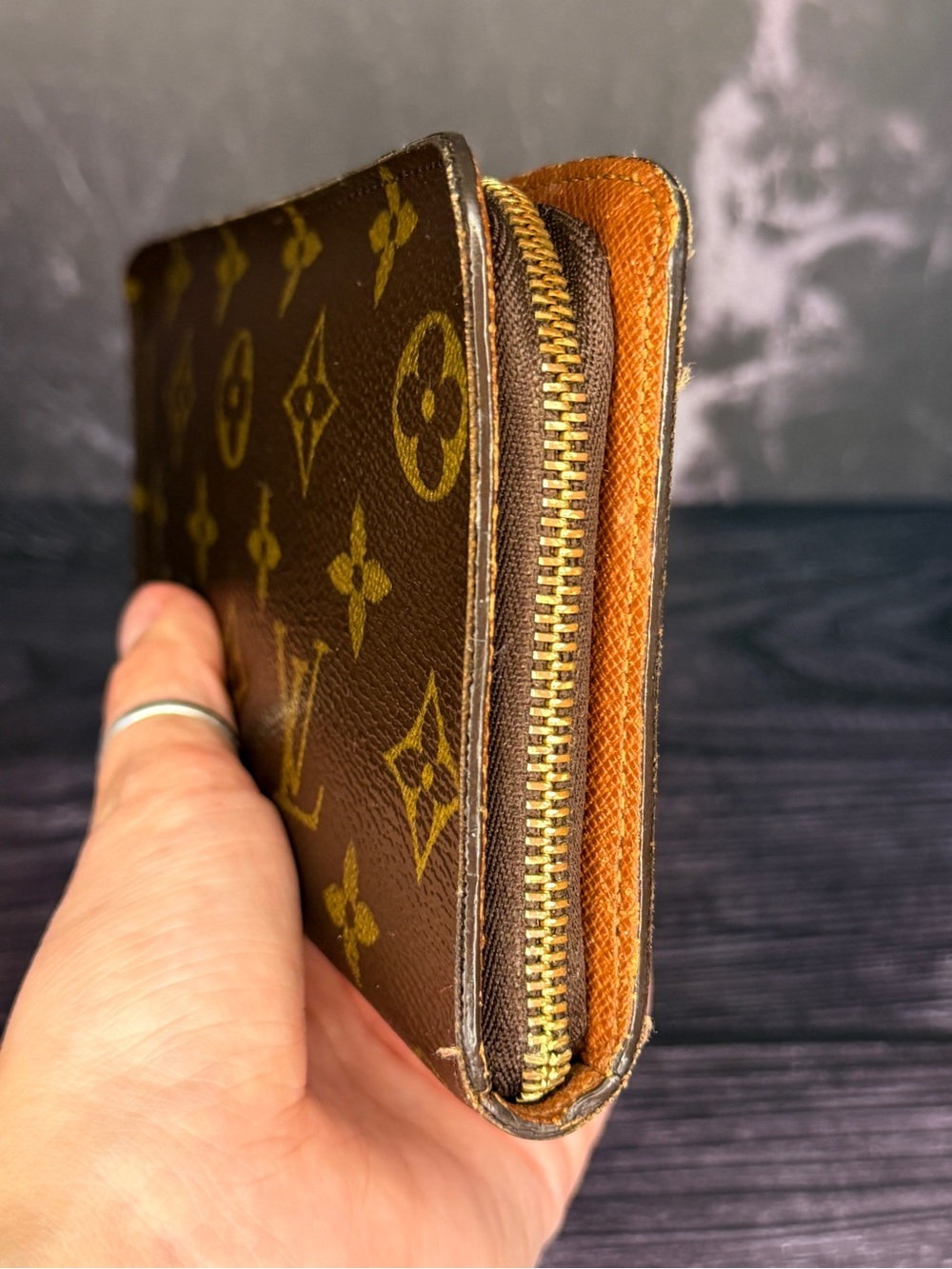 Louis Vuitton Monogram Zip Wallet | LV Zippy Wallet | Vintage| w/box and COA - Picture 4 of 11